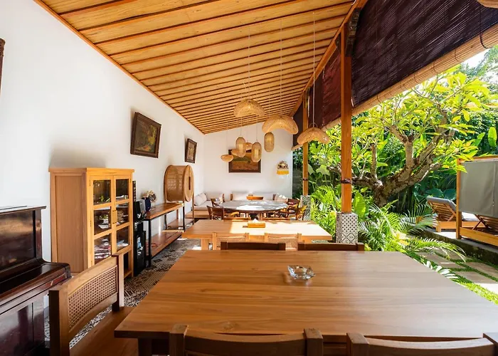 Hotel Kubu Kirana *