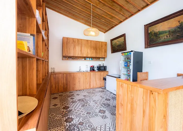 Hotel Kubu Kirana *